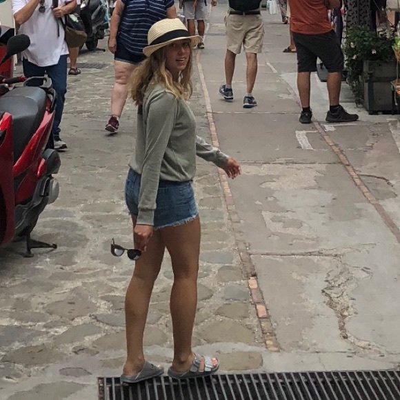 About Me!! - Picture 1 of 1